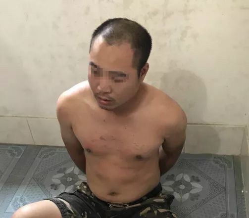 民警抓捕盜車團(tuán)伙時(shí)反被噴催淚劑