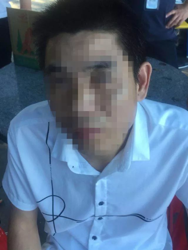 民警抓捕盜車團(tuán)伙時(shí)反被噴催淚劑
